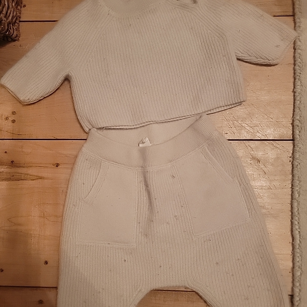 Baby Cashmere Set BANANA REPUBLIC SWEATER BOTTOMS 0-3